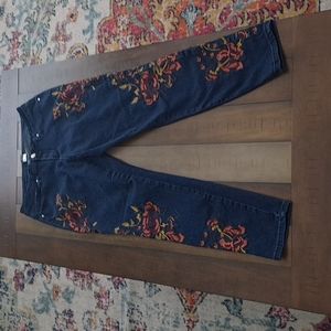 Venus womens size 12 embroidered jeans